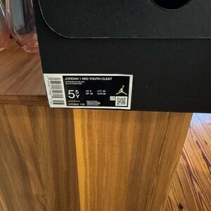 Jordan 1 Mid Youth Cleat